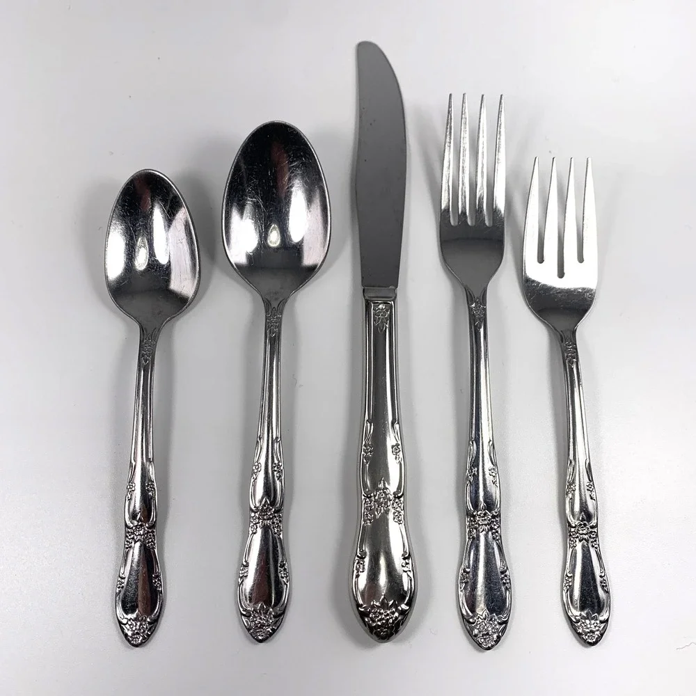 62pc Oneida Wm A Rogers Stainless Flatware - Fenway Daydream Forks Spoons Knives